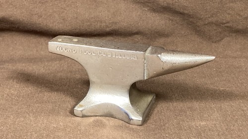 Antique mound tool st - mound,